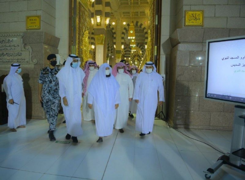 السديس يطلق مشروع شاشات الأبواب الرئيسية بالمسجد النبوي - المواطن