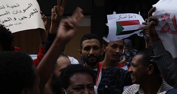 ناشطون سودانيون من بيروت