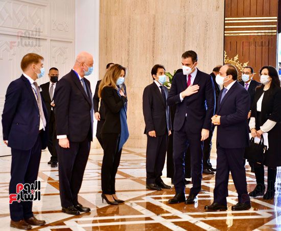 الرئيس السيسى مع رئيس وزراء اسبانيا (4)