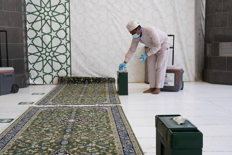 رئاسة الحرمين ترفع الاستعدادات وتخصص 4000 عامل لغسيل وتعقيم المسجد الحرام - المواطن