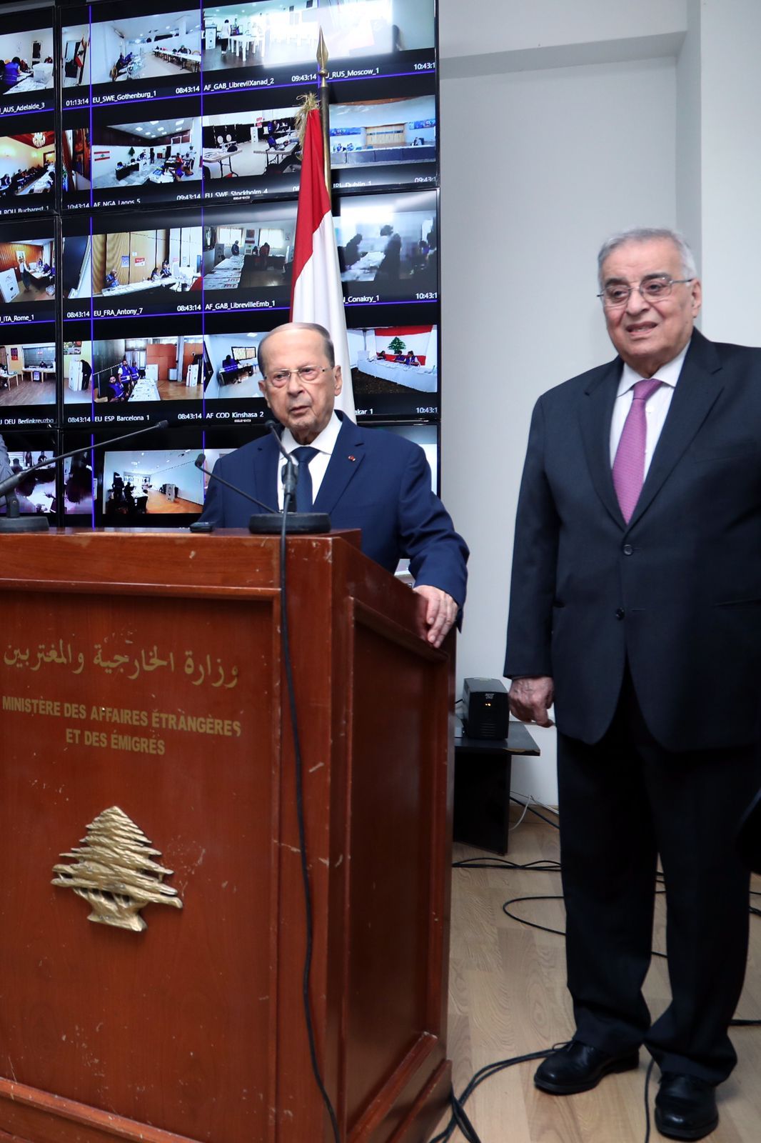 الرئيس اللبناني يتفقد عملية انتخاب اللبنانيين في الخارج