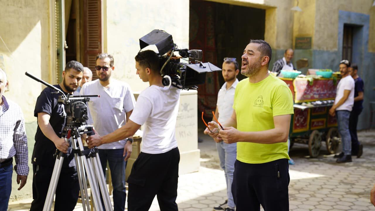 المخرج أحمد شفيق فى كواليس تصوير مسلسله وسط البلد (4)