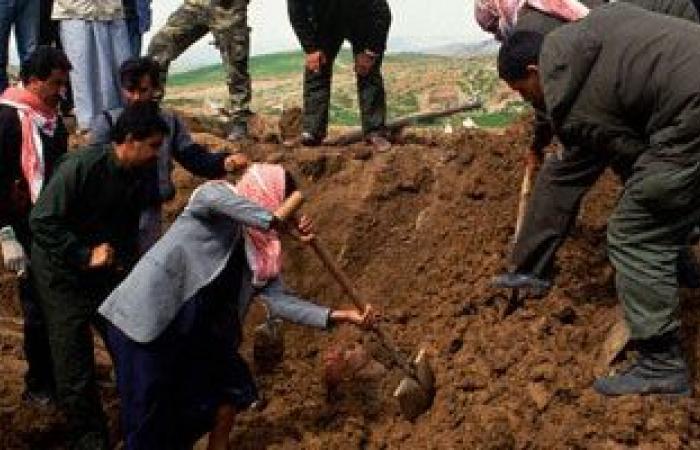العثور على مقبرة جماعية تضم رفات 400 شخص غرب الموصل بالعراق