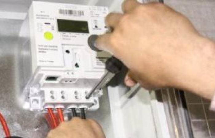 مرفق الكهرباء يعلن البرنامج الزمنى لتوصيل التيار الكهربائى للمنازل