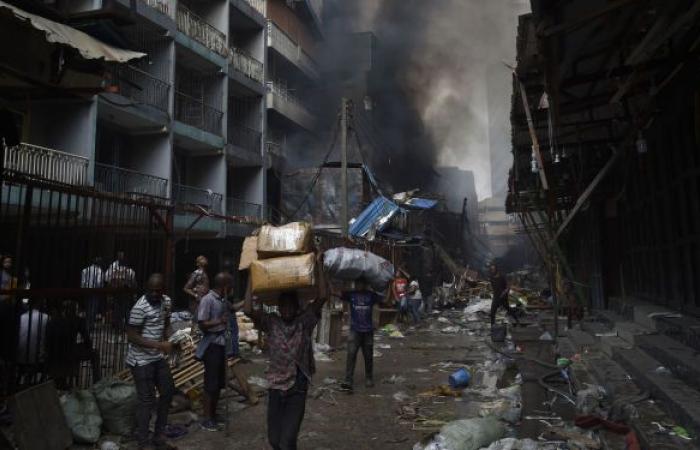 عشرات القتلى والجرحى في هجوم نفذه مسلحون بقذائف صاروخية في نيجيريا