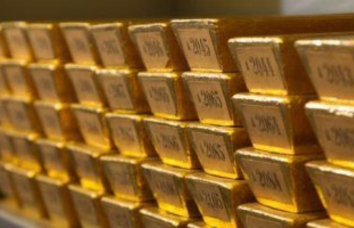 الذهب يهبط مع انحسار جاذبيته بفعل قوة عوائد الخزانة الأمريكية