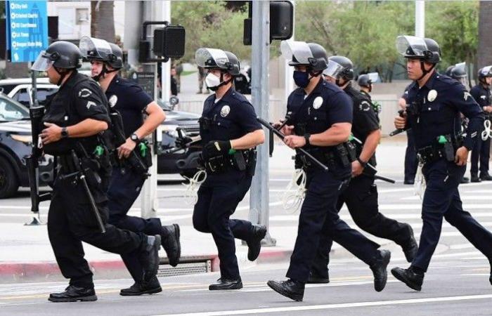 «جورج فلويد».. مشروع قانون أمريكي يقيد بعض صلاحيات الشرطة