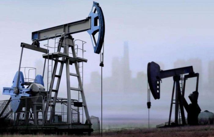 أسعار النفط ترتفع قبل اجتماع «أوبك+».. و«برنت» بـ64.55 دولار
