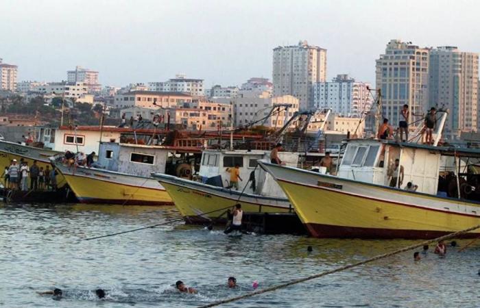 استشهاد 3 صيادين فلسطينيين في قصف إسرائيلي لقاربهم
