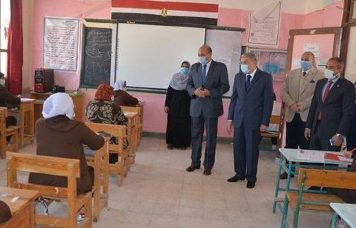 محافظ المنيا يتفقد عددا من لجان امتحانات الشهادة الإعدادية