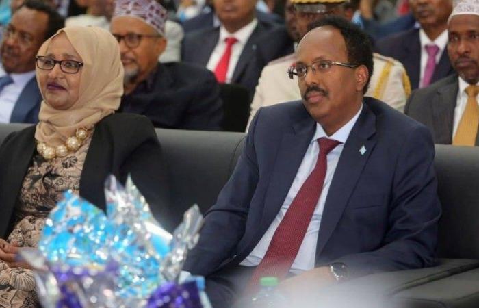 رئيس الصومال يمدد ولايته عامين.. والمعارضة ترفض