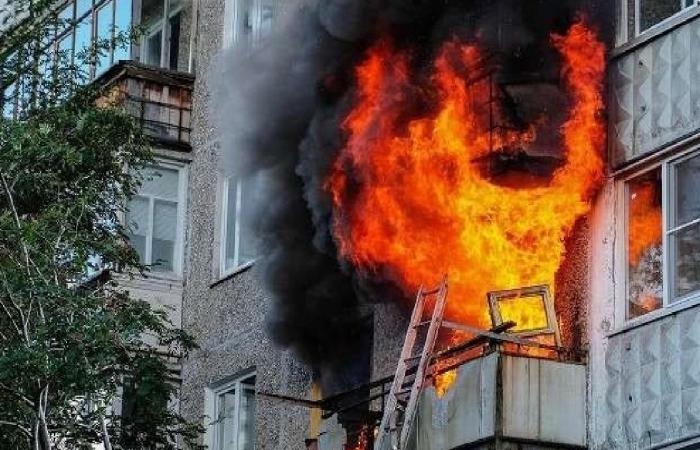 مقتل 8 أشخاص بينهم طفلان في حريق مبنى سكني بروسيا