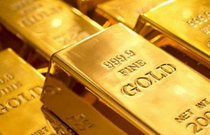 قفزة في أسعار الذهب مع هبوط الدولار وعوائد السندات