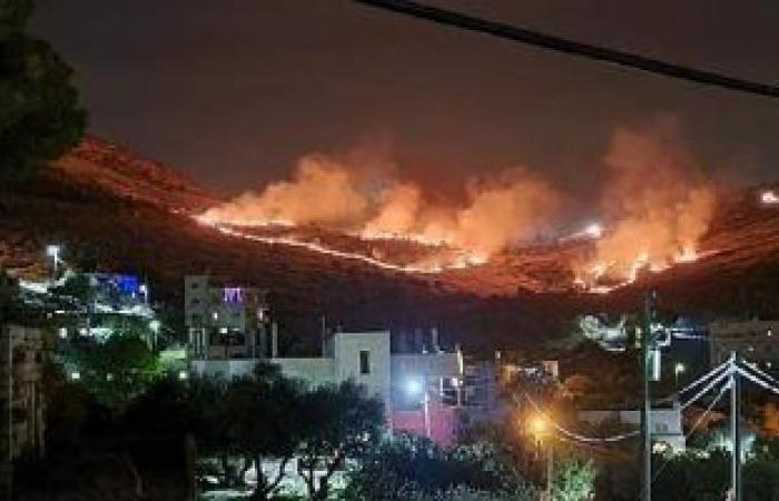 مستوطنون إسرائيليون يحرقون مساحات من أراضى بلدة فلسطينية فى نابلس