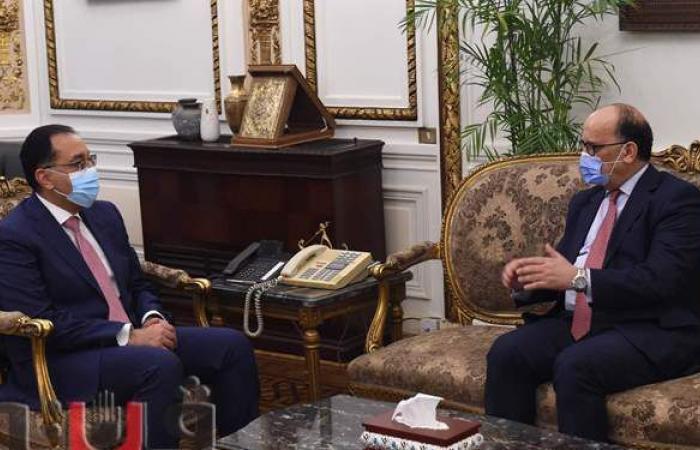 رئيس الوزراء يلتقي السفير التونسي لدى مصر