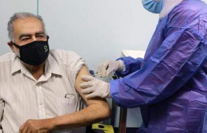 الصحة: نستهدف تطعيم 10 آلاف مواطن يوميا بلقاح كورونا في أرض المعارض