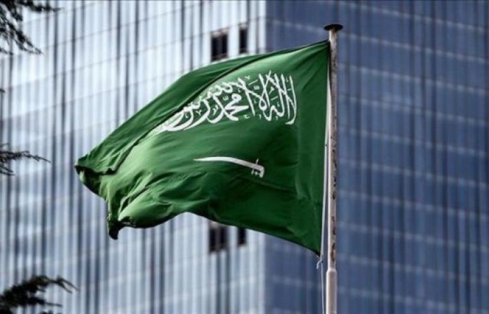 السعودية تفرض غرامات على الأفراد والشركات التي لا تلتزم بقيود كورونا