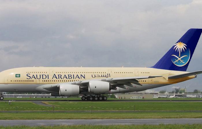 مطارات السعودية تستعد لعودة الرحلات الدولية.. ووزير النقل يتفقد منشآت