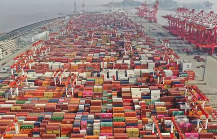 تفشي كورونا بين عمال ميناء «يانتيان» الصيني يخنق حركة الشحن