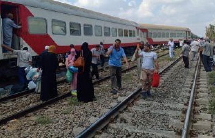 عودة حركة القطارات عقب توقفها لخروج قطار بورسعيد- الإسكندرية عن القضبان