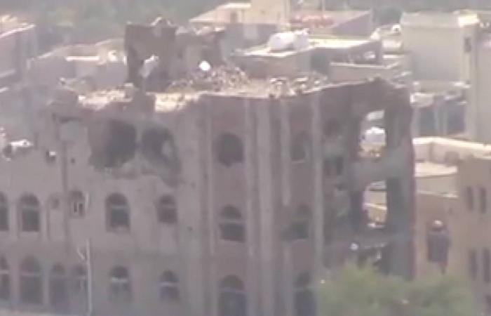 أول فيديو يوثق استهداف الحوثيين حفلًا وطنيًا في اليمن