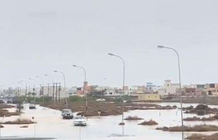 آخر تطورات إعصار شاهين.. غرق السيارات فى شوارع سلطنة عمان.. فيديو وصور