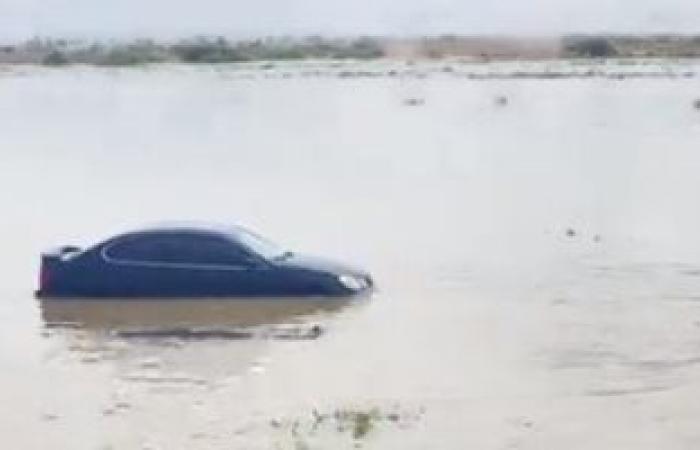 آخر تطورات إعصار شاهين.. غرق السيارات فى شوارع سلطنة عمان.. فيديو وصور
