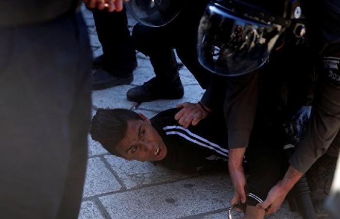 الشرطة الإسرائيلية تعتقل 4 فلسطينيين في باب العامود بالقدس... فيديو