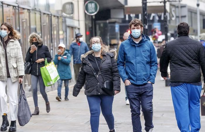 وزير الصحة البريطاني يحذِّر: 100 ألف حالة يومية متوقعة لإصابات كورونا