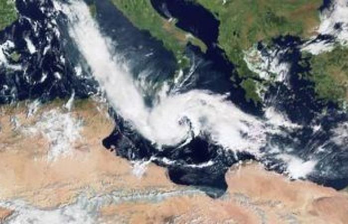 الأرصاد: نشاط رعدى لسحب عملاقة على البحر المتوسط وأمطار متوسطة الشدة على السواحل