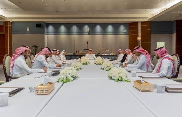 المسحل يجتمع بالأعضاء السعوديين في لجان الآسيوي
