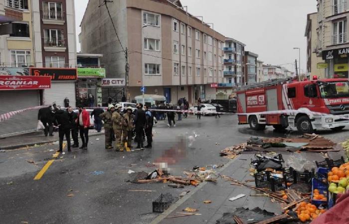 عاصفة عاتية تضرب إسطنبول ومقتل 5 وإصابة 63 آخرين
