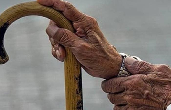 استشاري يوجه «نصحية هامة» بشأن حماية كبار السن في الشتاء