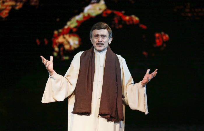 موسم جديد لمسرحية نجوم الظهر لـ محمد صبحى يبدأ يوم 13 يناير