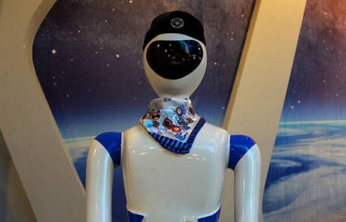 أسترالي يعلن رغبته الزواج من روبوت.. ويكشف السبب