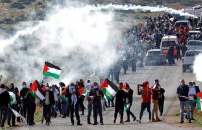إصابة 16 فلسطينيًا بالرصاص المطاطى خلال مواجهات مع الاحتلال فى نابلس