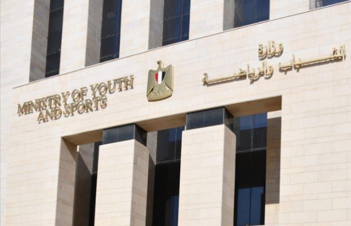 وزير الرياضة يناقش مع عدد من القيادات مجموعة من الملفات بمقر الوزارة بالحي الحكومي بالعاصمة الإدارية الجديدة