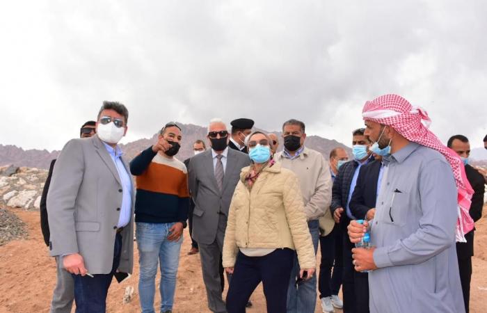وزيرة البيئة ومحافظ جنوب سيناء يتابعان منظومة المعالجة وفرز المخلفات.. صور