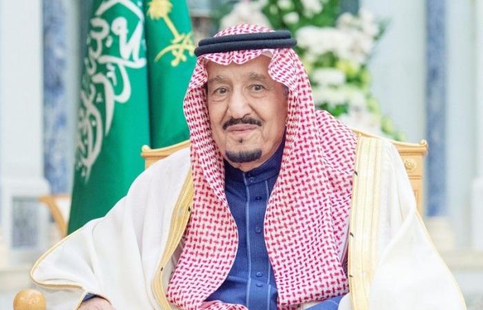 خادم الحرمين يهنئ أمير الكويت باليوم الوطني
