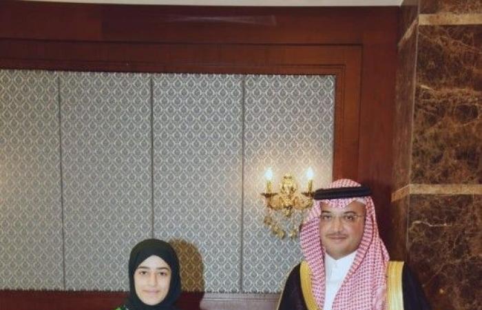 محافظ الأحساء يلتقي الطالبة دانة العيثان ويشيد بما حققه أبناء الوطن