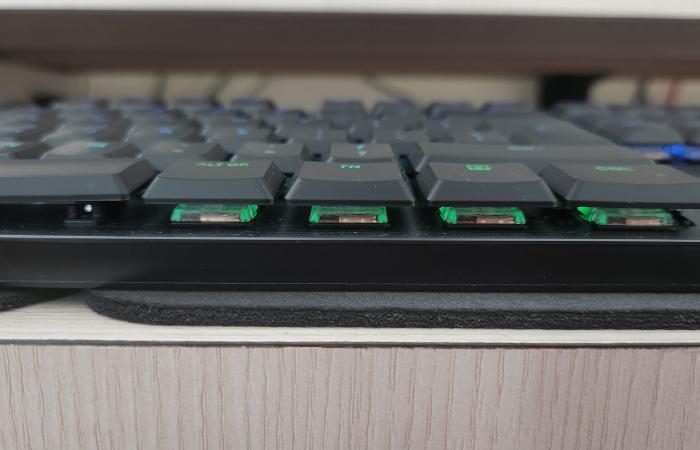 مراجعة لوحة المفاتيح Logitech G915 TKL