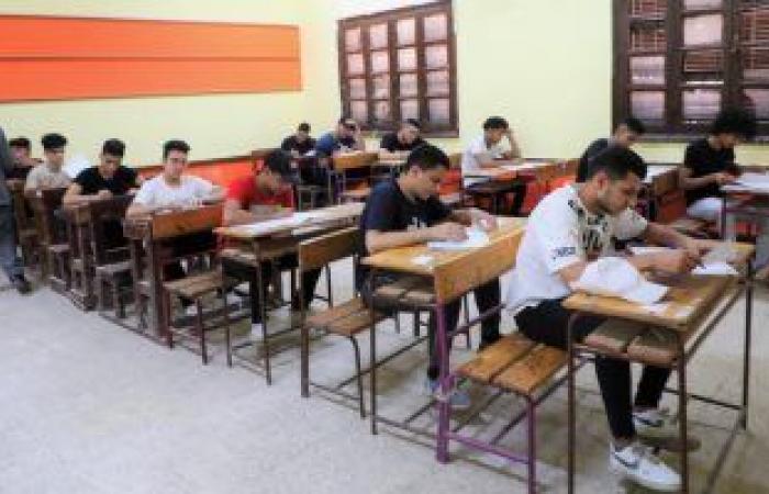 طلاب الثانوية العامة "مكفوفين" يؤدون غدا امتحان اللغة العربية ورقة أولى
