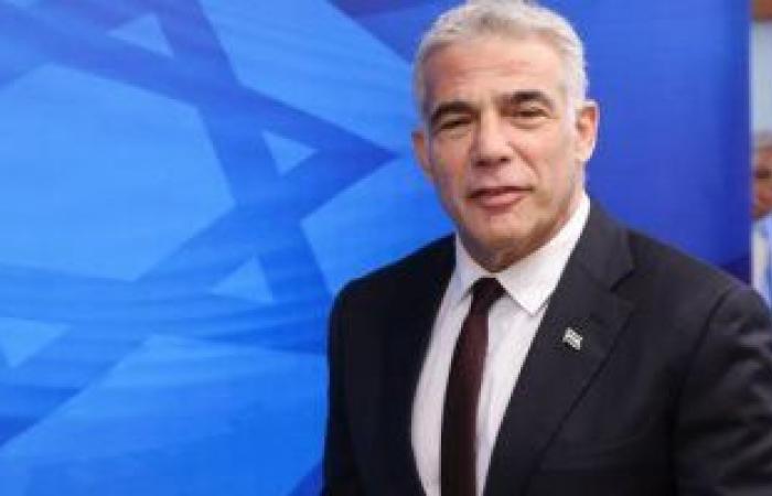 رئيس وزراء إسرائيل الجديد يائير لابيد يتولى مهام منصبه رسمياً منتصف الليلة