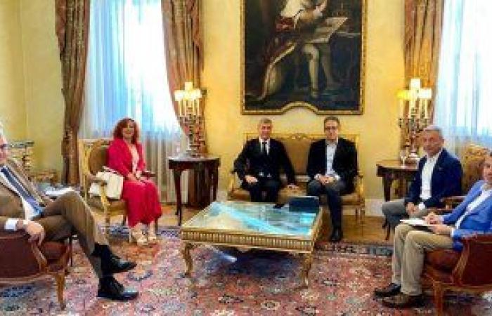 وزير السياحة يستهل زيارته لـ روما بلقاء رئيس اتحاد شركات السياحة الإيطالية