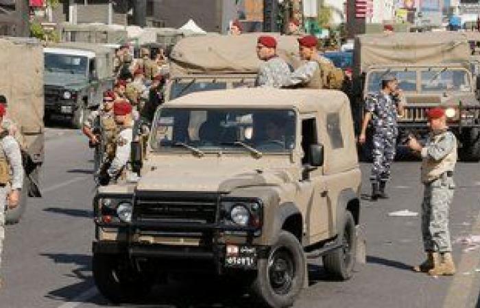 الجيش اللبناني: القبض على 3 سوريين لتهريبهم أشخاصا عبر الحدود
