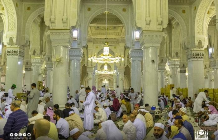 شؤون الحرمين تمنح 200 تصريح لأصحاب سفر إفطار الصائمين بالمسجد الحرام