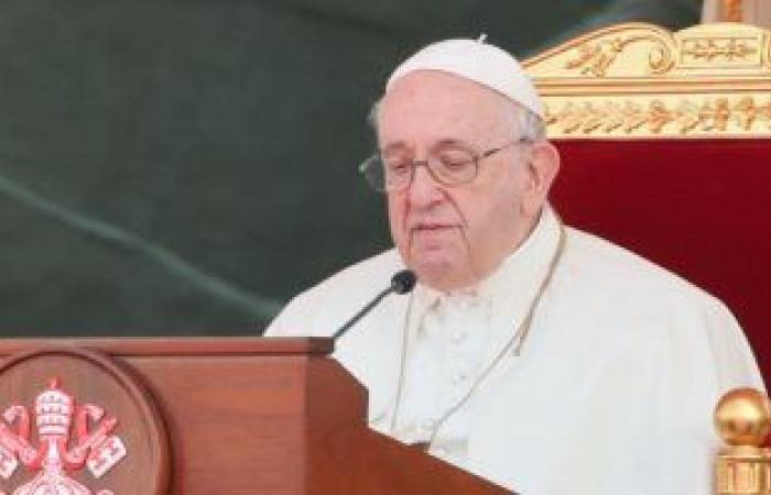 بابا الفاتيكان يترأس صلوات القداس الإلهى باستاد البحرين الوطنى