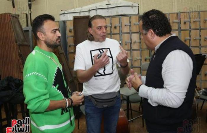 الموسيقار خالد حماد يجرى بروفات حفله بالأوبرا (صور)