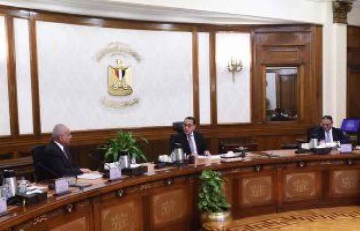رئيس الوزراء يتابع المشروعات الجارى تنفيذها بمحافظة السويس