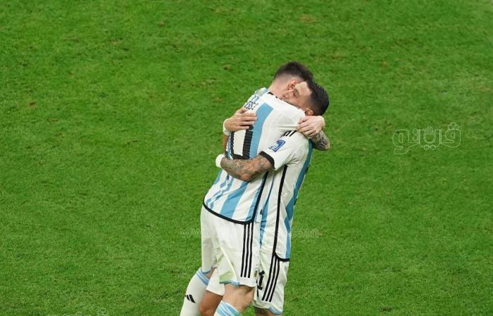 نهائي كأس العالم 2022، ميسي يتقدم بهدف الأرجنتين الأول في شباك فرنسا (صور)الأحد 18/ديسمبر/2022 - 05:24 م
مباراة قوية ومثيرة بين فرنسا والأرجنتين في نهائي كأس العالم 2022، والتي تجمعهما على ملعب استاد لوسيل.